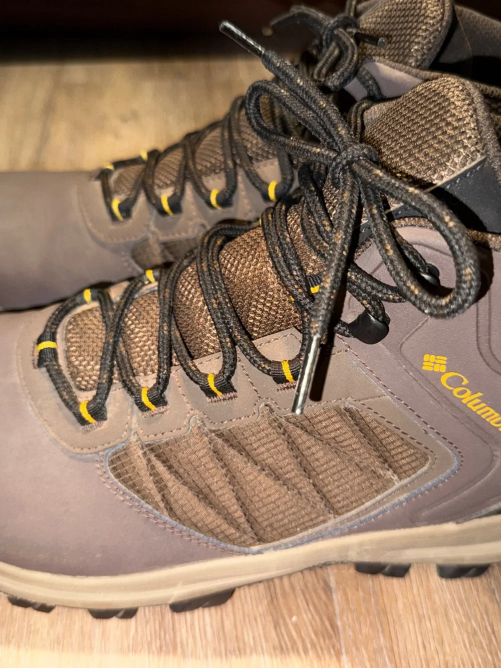 Columbia sturdy hiking